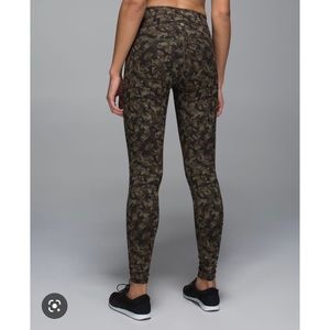 Lululemon Wunder Under Crop ll Roll Down Mystic Jungle Fatigue Green Black